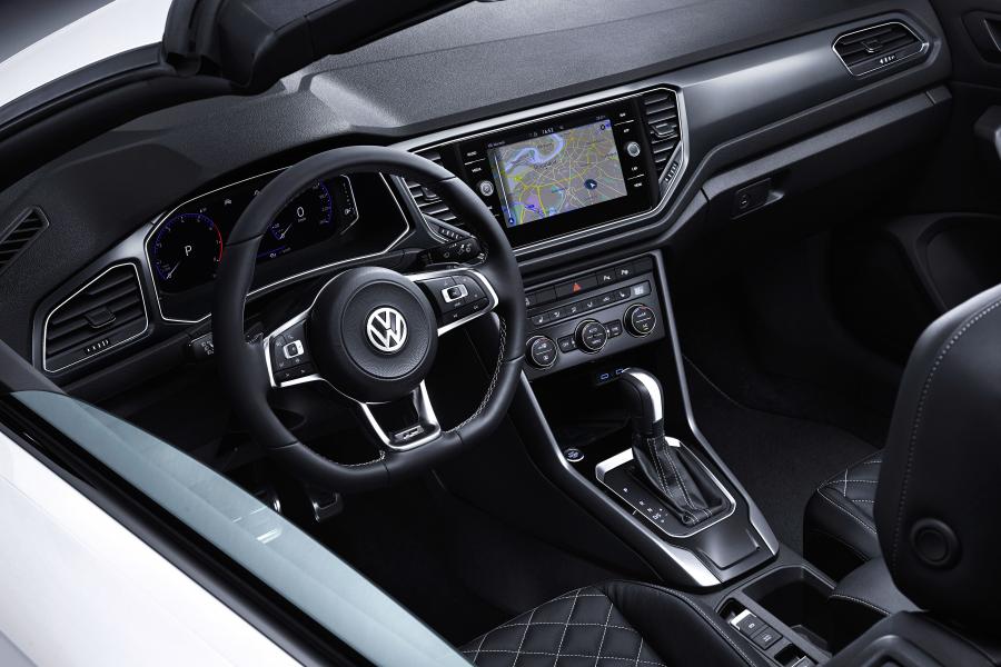 Торпедо Volkswagen T-Roc Cabriolet R-Line 2019 года  (WW) (фото 4 из 137)